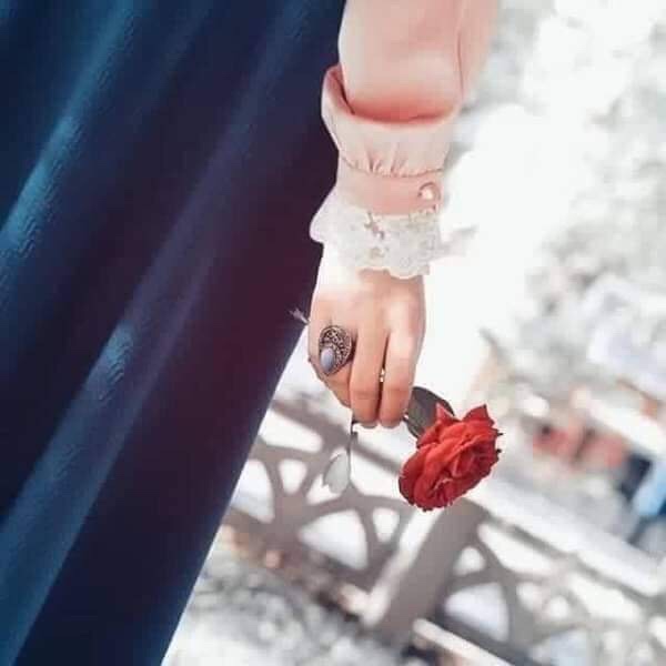 وردة بقلم لمياء&nbsp;مقلد